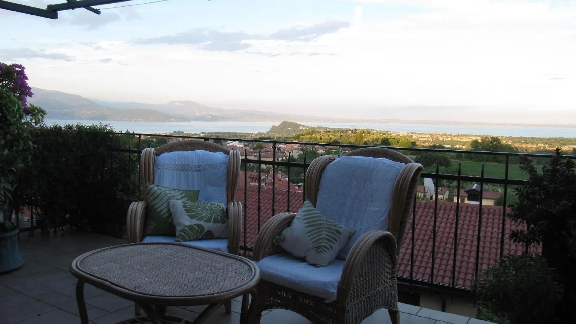 Apartment Wohnung Mit Blick Auf Den Gardasee Castello