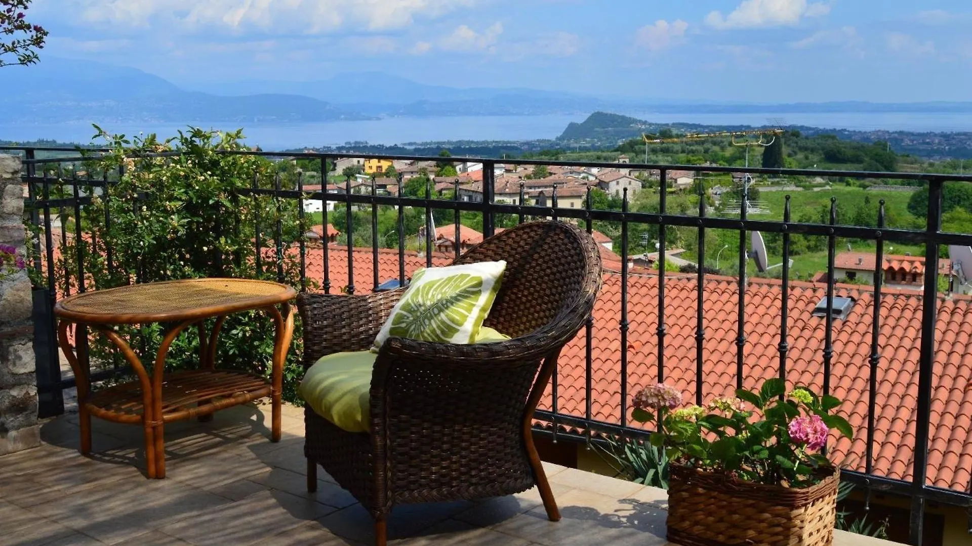 Wohnung Mit Blick Auf Den Gardasee Castello