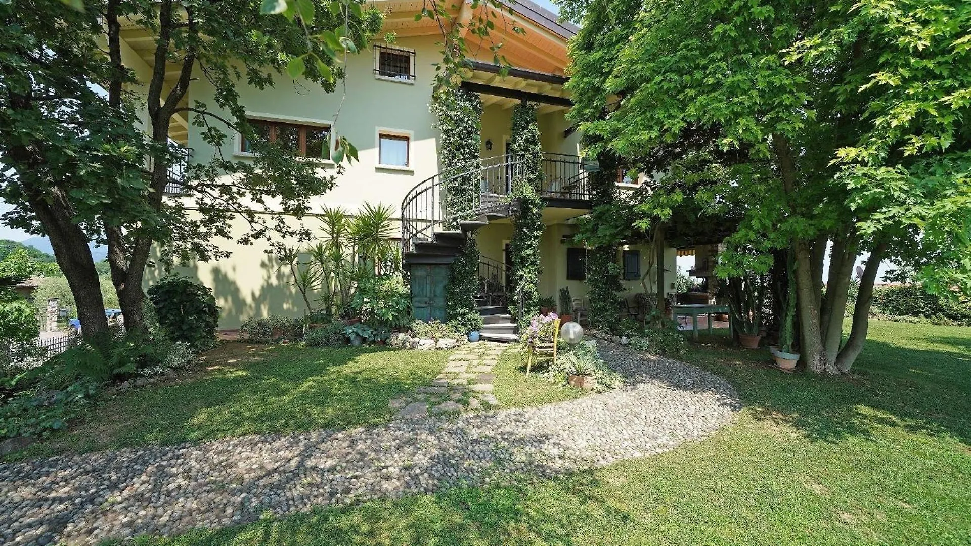 Wohnung Mit Blick Auf Den Gardasee Castello  Apartment