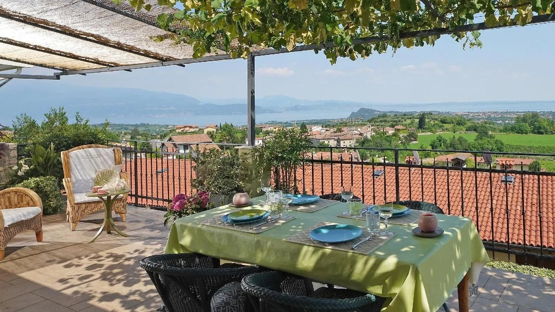 Wohnung Mit Blick Auf Den Gardasee Castello  Italy