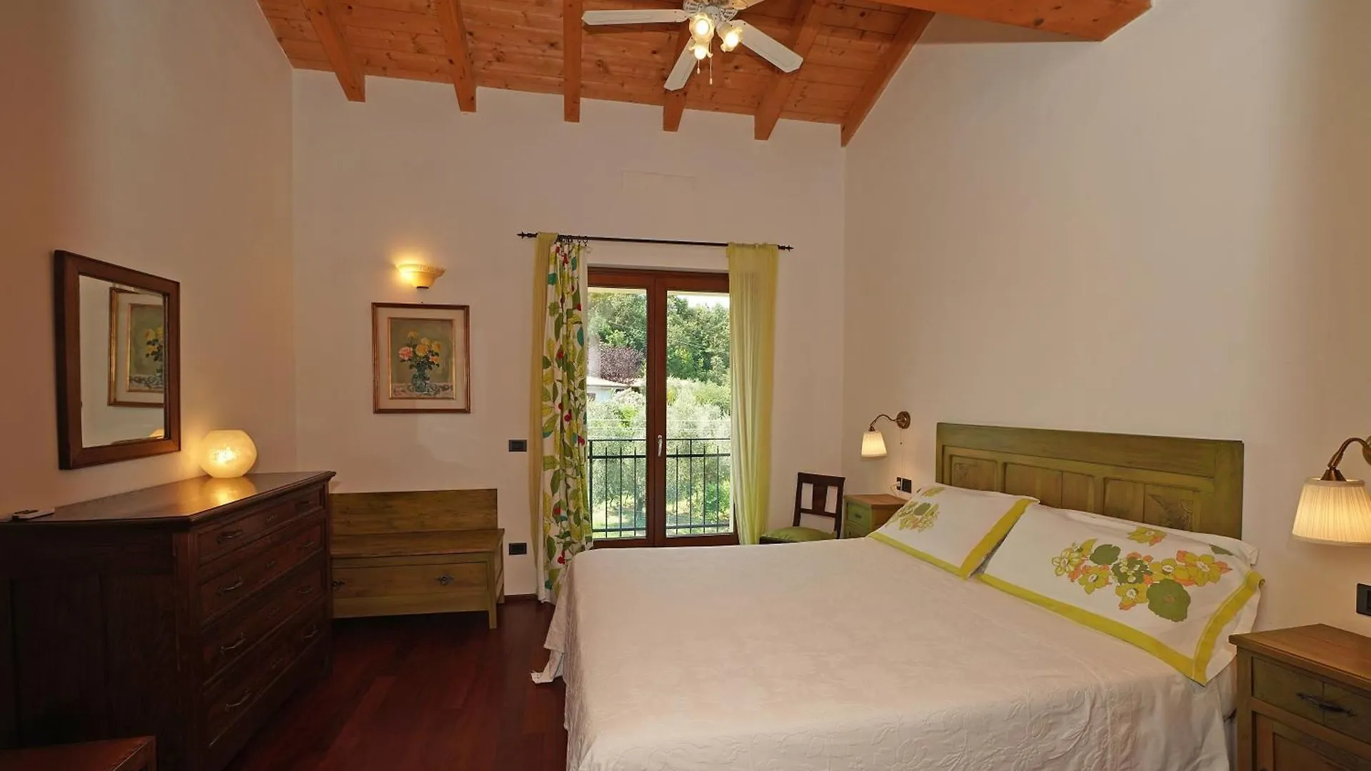 Apartment Wohnung Mit Blick Auf Den Gardasee Castello