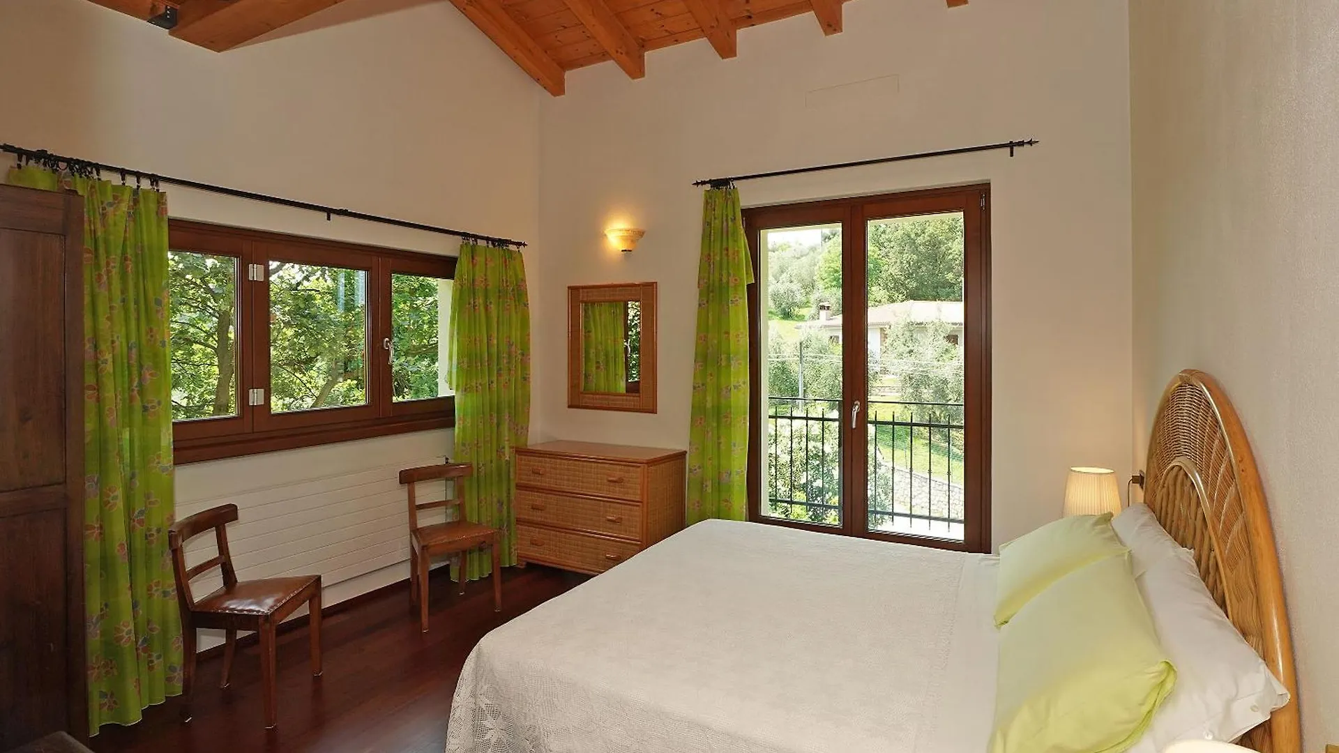 Wohnung Mit Blick Auf Den Gardasee Castello